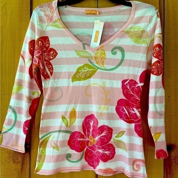 Cut Cute Sweaters - Cut Cute Sweater Size M​